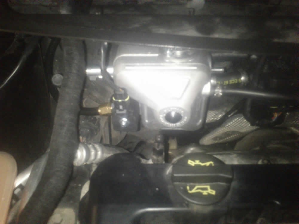 Ford-focus-06-ygraeriokinisi (2)